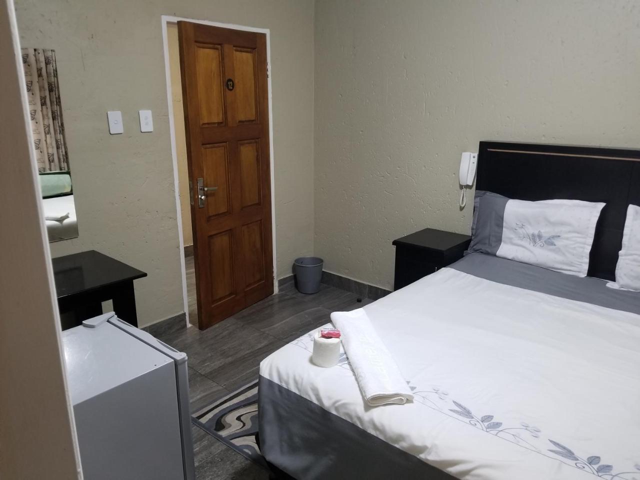 Chisam Guest Lodge Pty Ltd Johannesburg Buitenkant foto